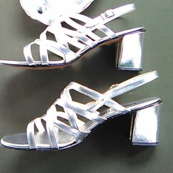 Vintage Fascinators Silver Heels - Picture 3 of 8